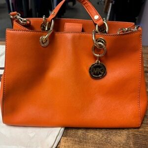 Micheal Kors Cynthia tote orange